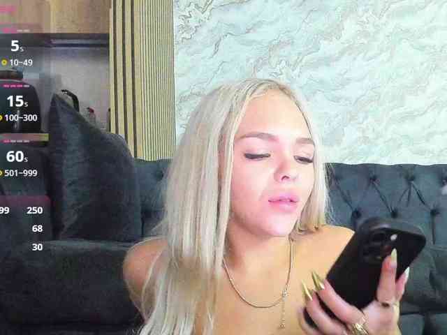 DaisyAbby03 webcam