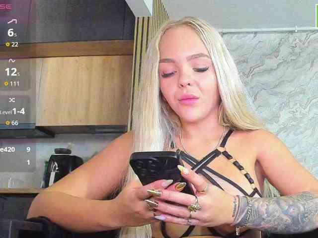 DaisyAbby03 webcam