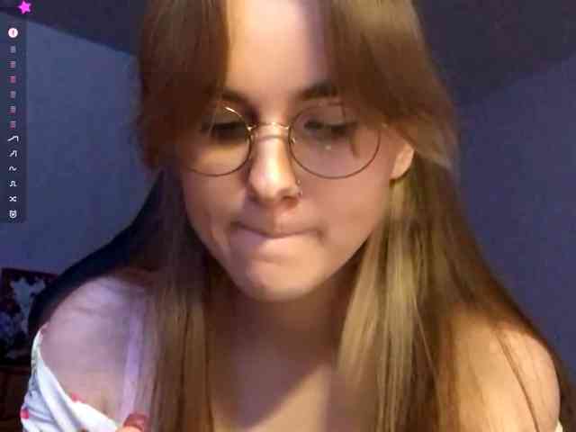 CandyJoly webcam