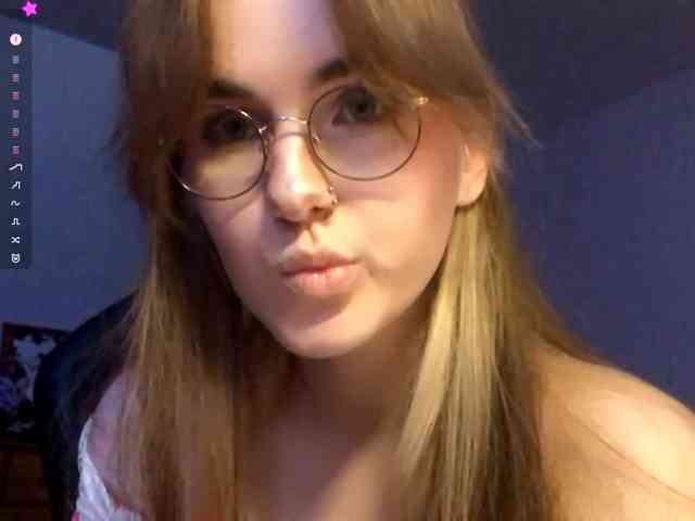 CandyJoly webcam