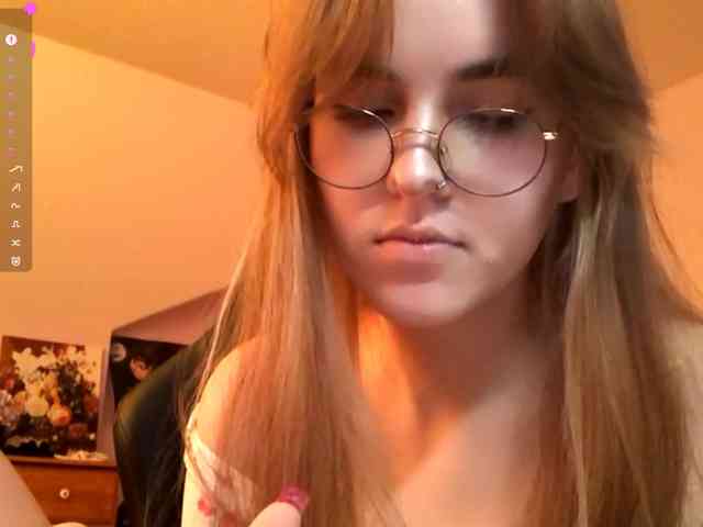 CandyJoly webcam