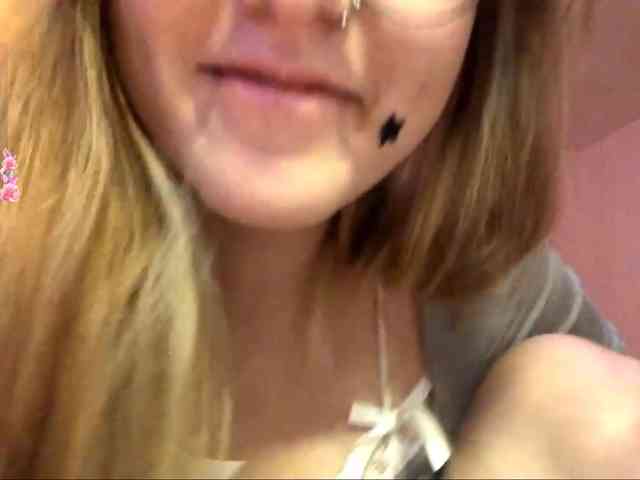 CandyJoly webcam