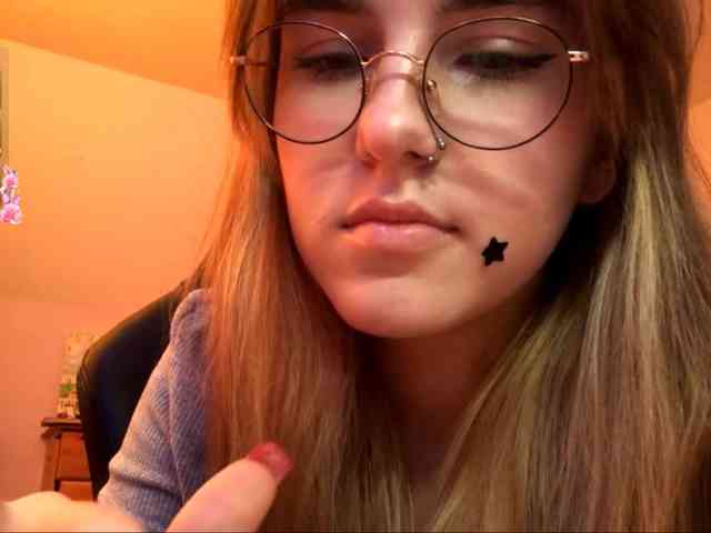 CandyJoly webcam