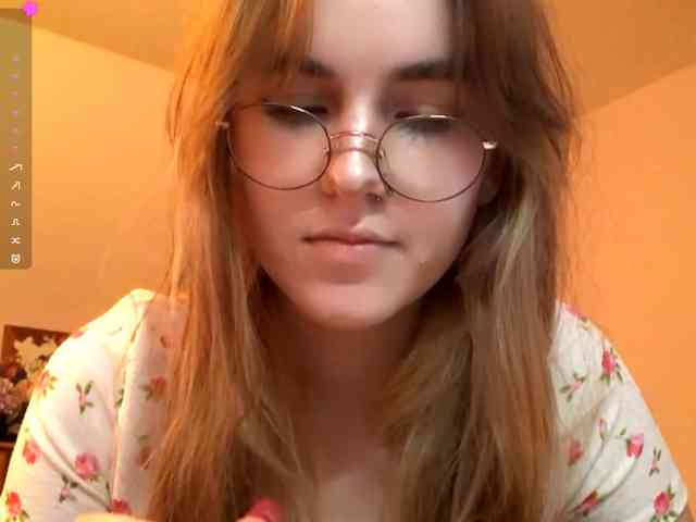 CandyJoly webcam