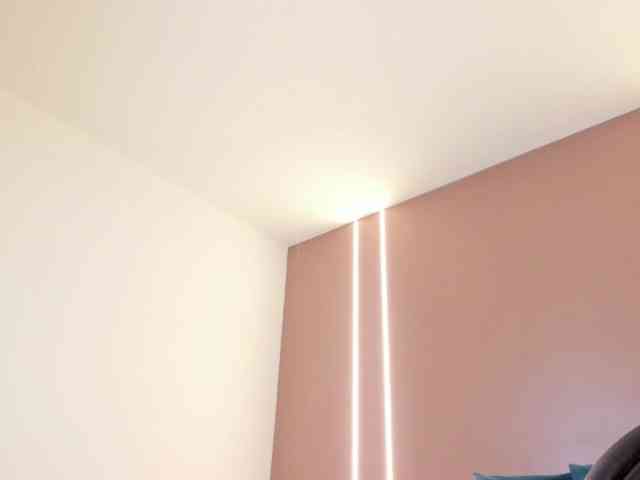 zoee-zi Live Webcam on BongaCams