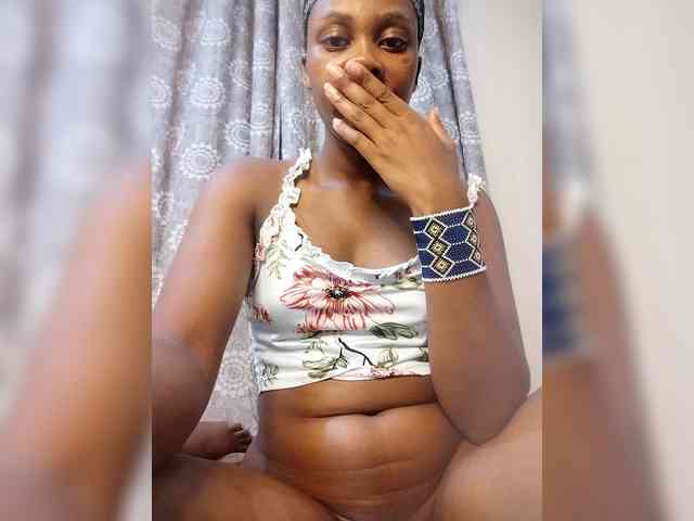 SnackQueen webcam
