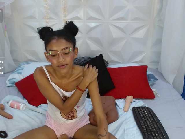 adissonpetite's BongaCams show and profile