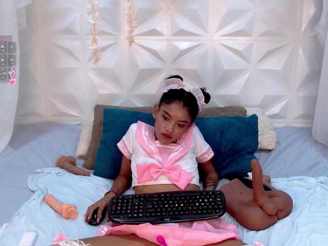 adissonpetite's BongaCams show and profile