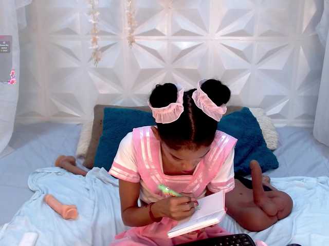 adissonpetite's BongaCams show and profile