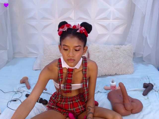 adissonpetite's BongaCams show and profile