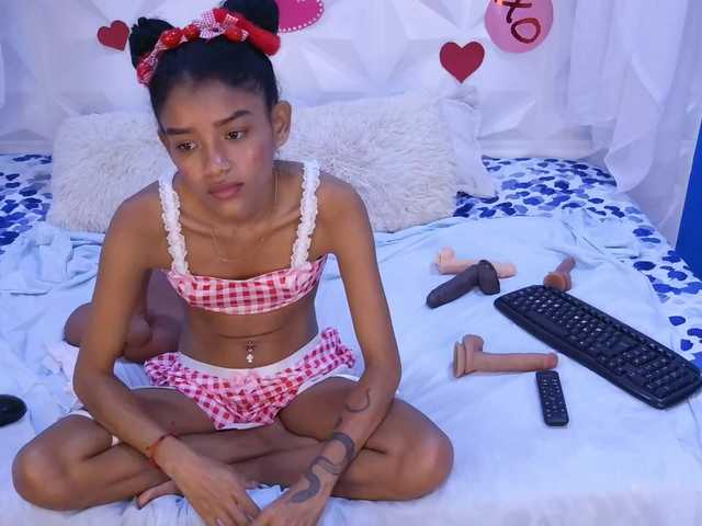 adissonpetite's BongaCams show and profile