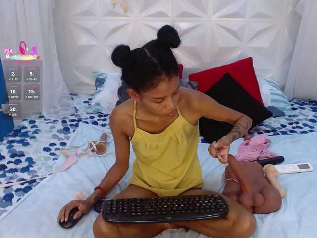 adissonpetite's BongaCams show and profile