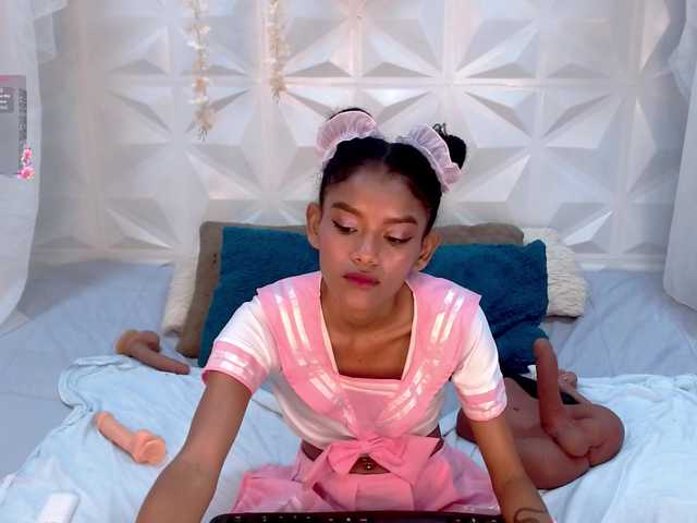 adissonpetite's BongaCams show and profile