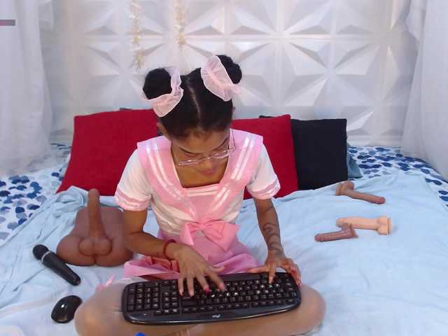 adissonpetite – webcam model profile photo