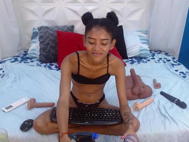 adissonpetite's BongaCams show and profile