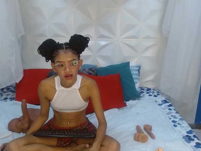 adissonpetite webcam