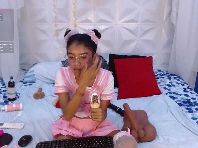 adissonpetite's BongaCams show and profile