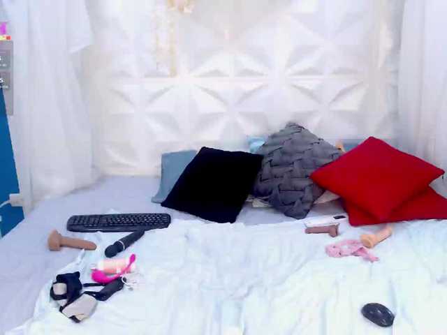 adissonpetite's BongaCams show and profile