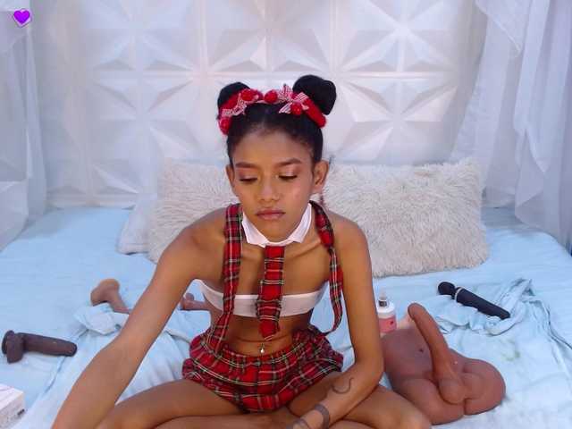 adissonpetite's BongaCams show and profile