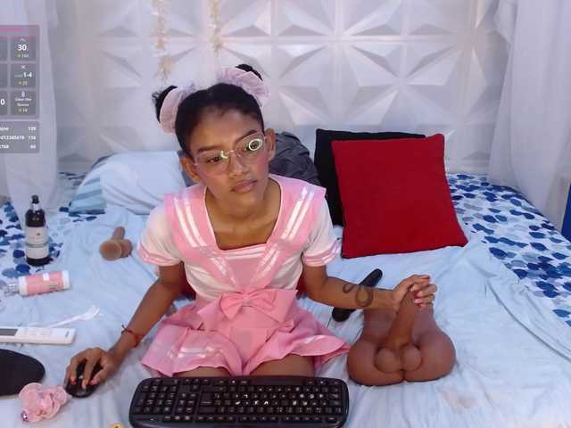 adissonpetite's BongaCams show and profile