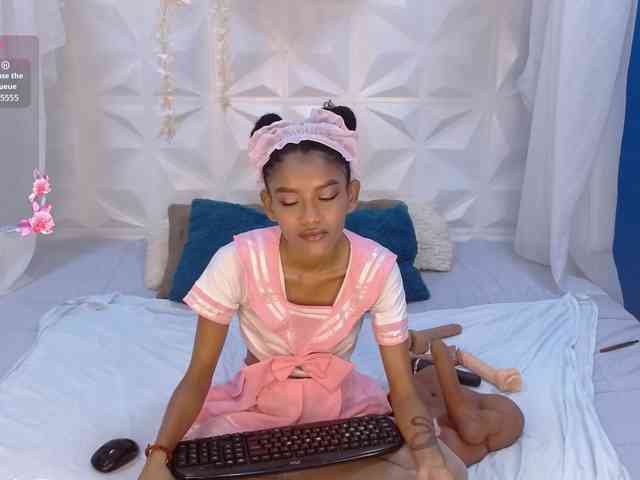 adissonpetite webcam