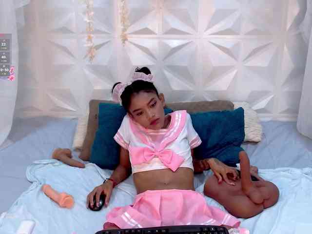 adissonpetite webcam