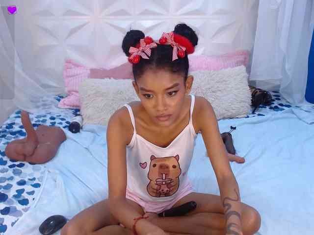 adissonpetite webcam