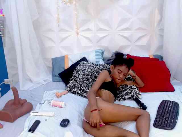 adissonpetite webcam