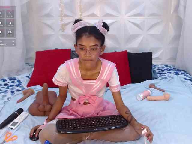 adissonpetite webcam