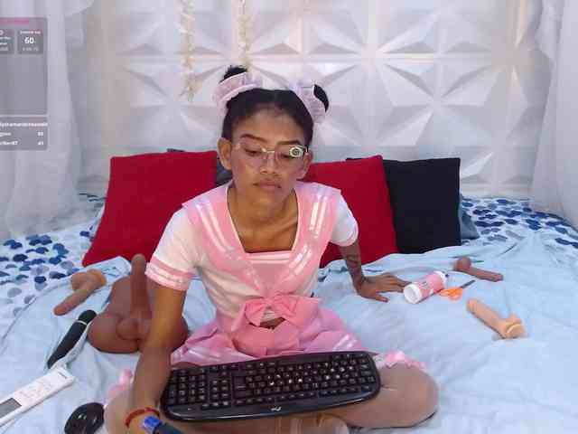 adissonpetite webcam