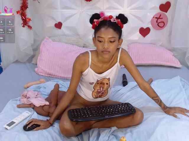 adissonpetite webcam