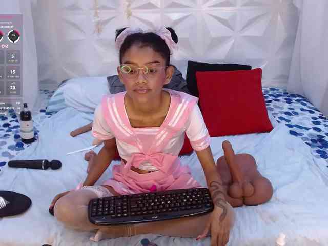 adissonpetite webcam