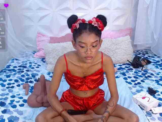 adissonpetite webcam