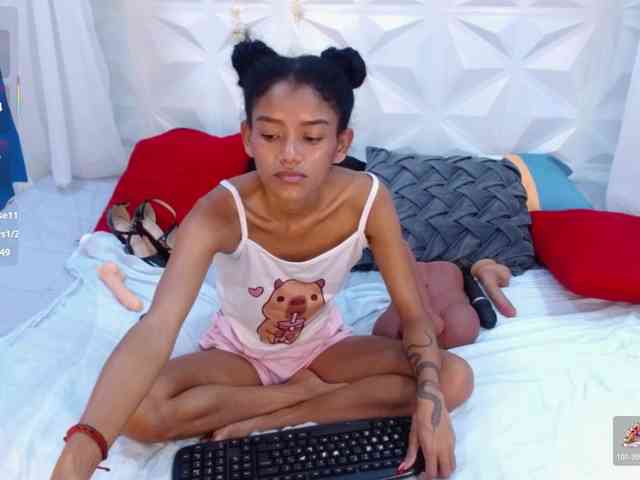 adissonpetite webcam