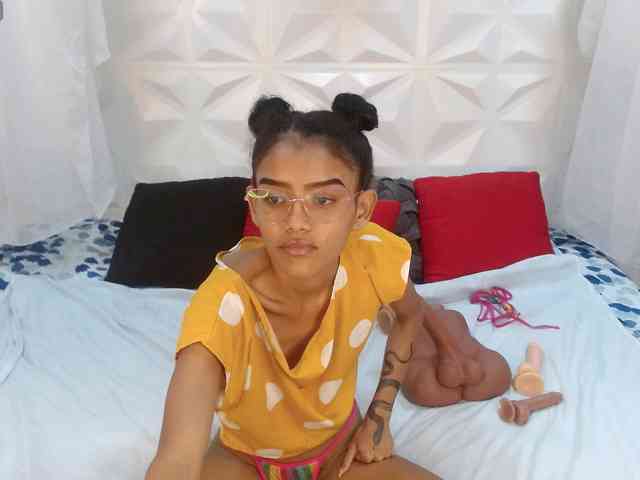 adissonpetite webcam