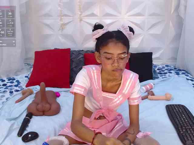 adissonpetite webcam