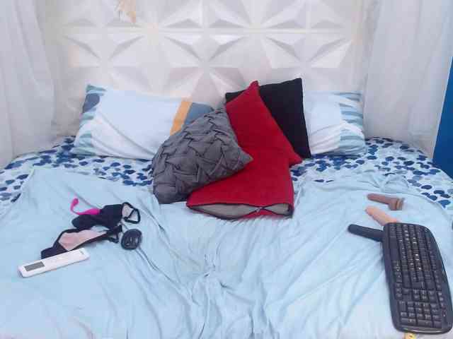 adissonpetite webcam