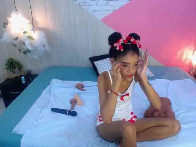 adissonpetite webcam