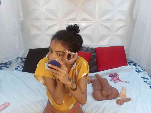 adissonpetite webcam