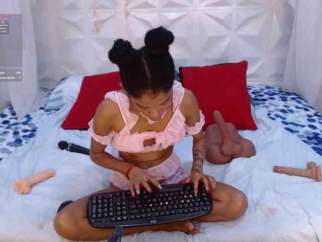 adissonpetite webcam