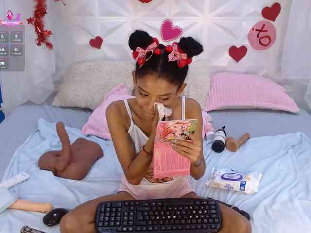 adissonpetite webcam