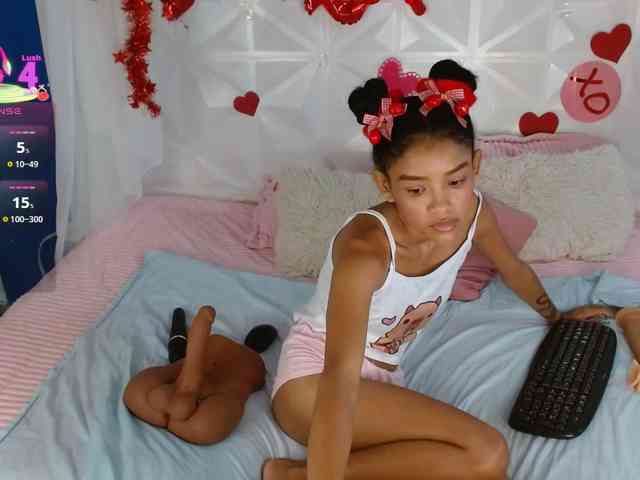 adissonpetite webcam