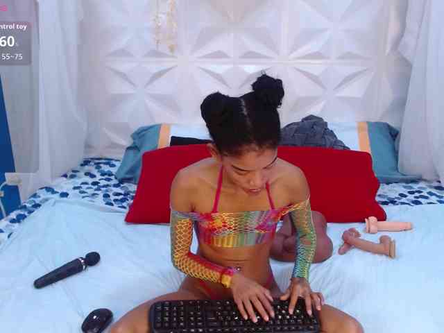 adissonpetite webcam