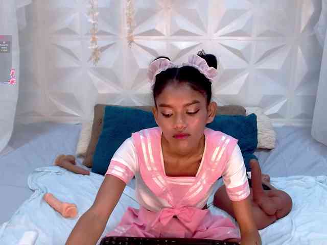 adissonpetite webcam