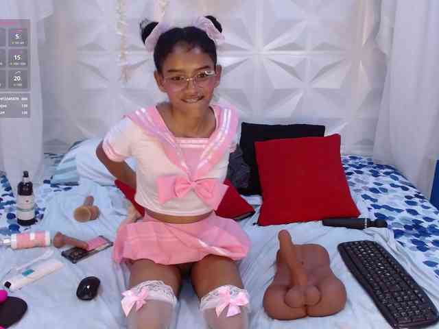 adissonpetite webcam