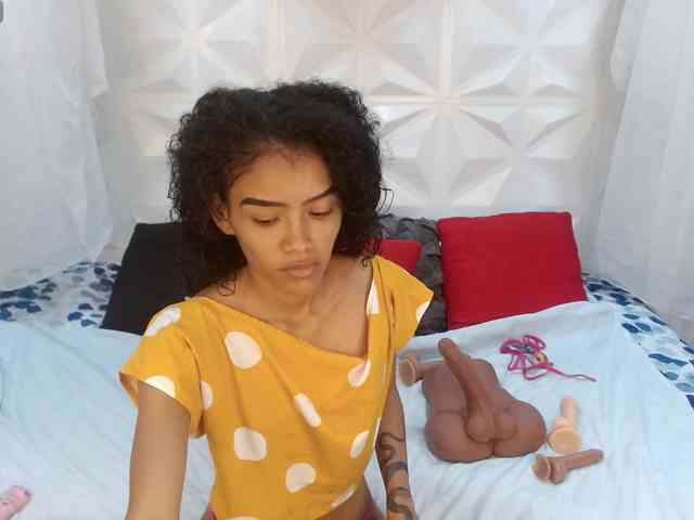 adissonpetite webcam