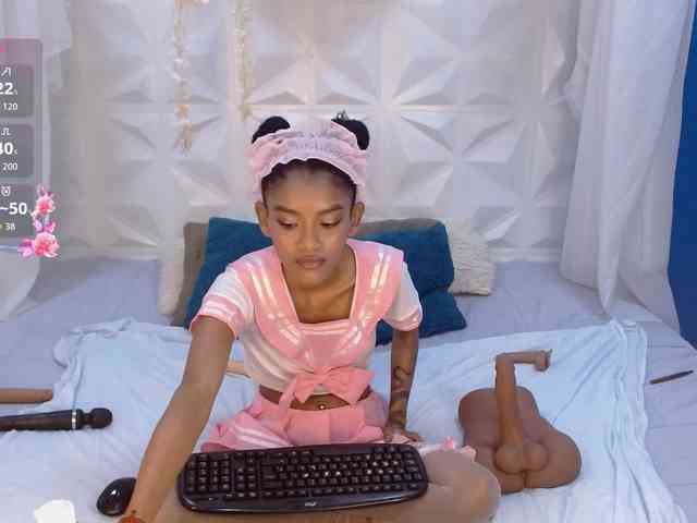 adissonpetite webcam