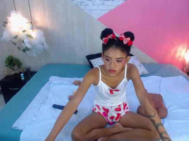 adissonpetite webcam