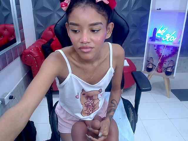 adissonpetite webcam