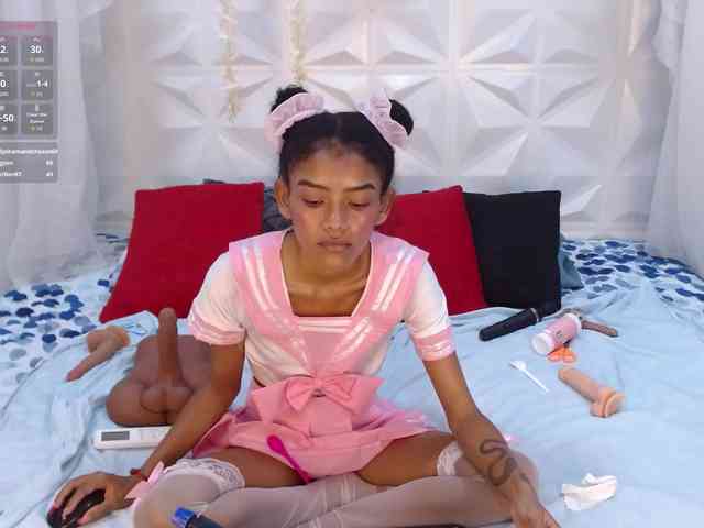 adissonpetite webcam